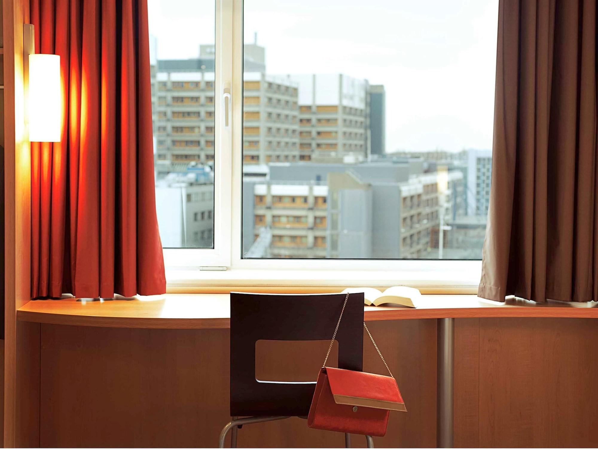 ไอบิส กาแล คาร์ เฟอรี Hotel กาเลส์ ภายนอก รูปภาพ