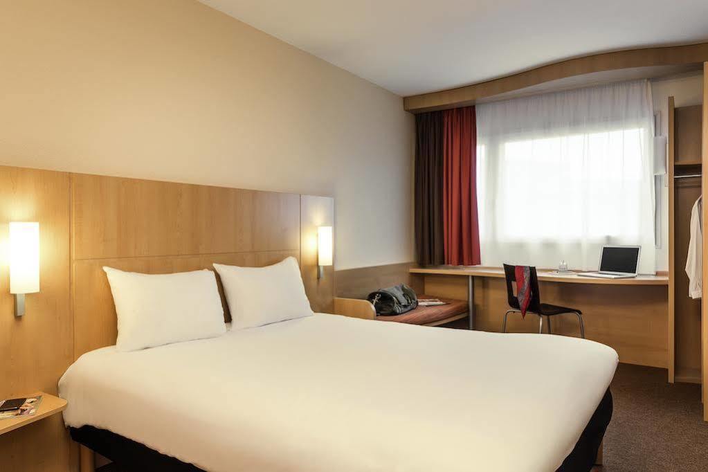 ไอบิส กาแล คาร์ เฟอรี Hotel กาเลส์ ภายนอก รูปภาพ
